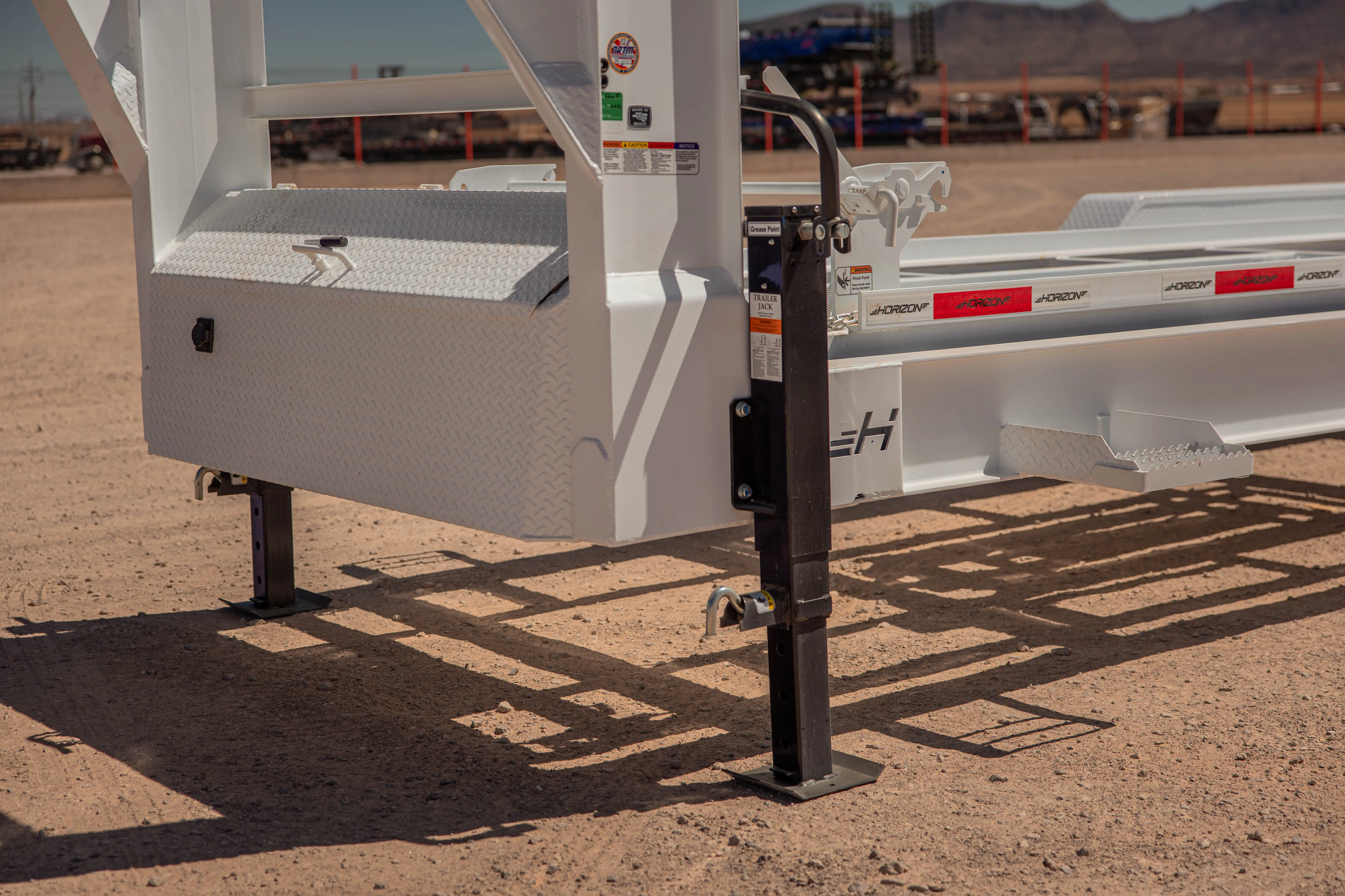 horizon trailers img
